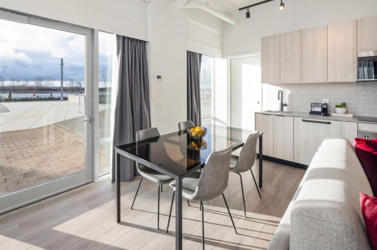 Steveston Waterfront Hotel Richmond Ngoại thất bức ảnh
